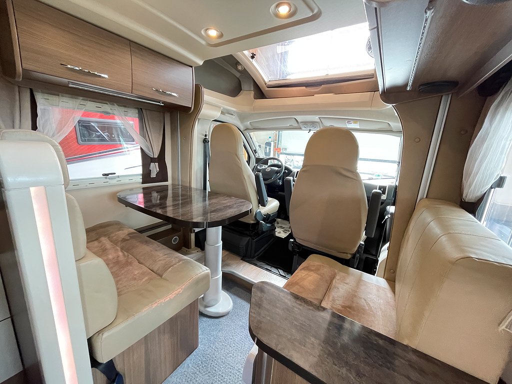 Chausson Welcome 99 / Taksäng / Solcell / Ugn / Kamera / DB - Chausson