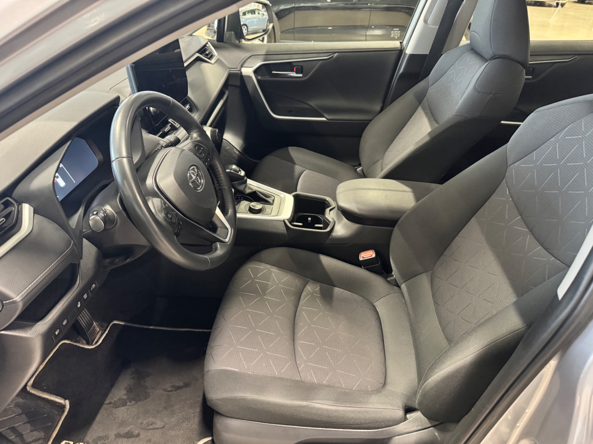 Toyota RAV4 2023, kuva 7/49