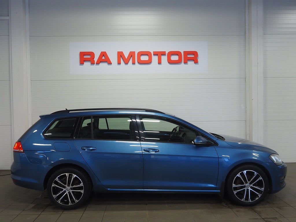 Volkswagen Golf Sportscombi 1.6 TDI 105hk |Dragkrok|Backkamera| 2014
