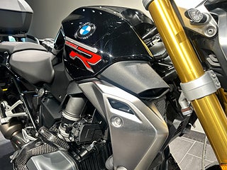 BMW R1250R Opt719/Akra/Kolfiber/Väskor/Hugger