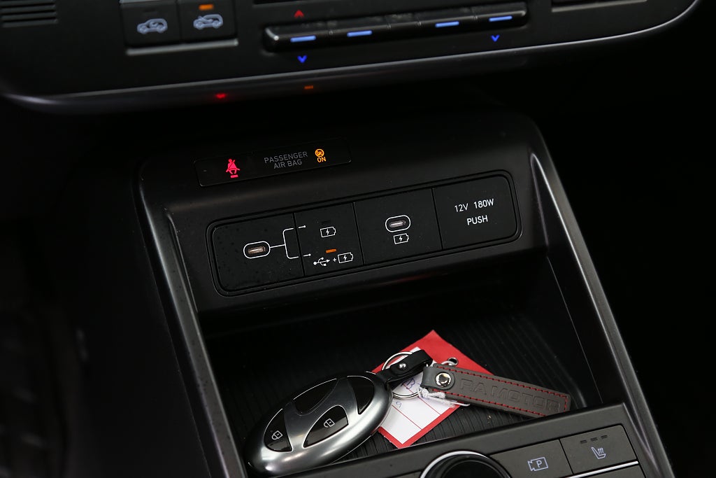 Hyundai Kona 1,0 T-GDI 120hk Essential Aut Navi CarPlay Dragkrok