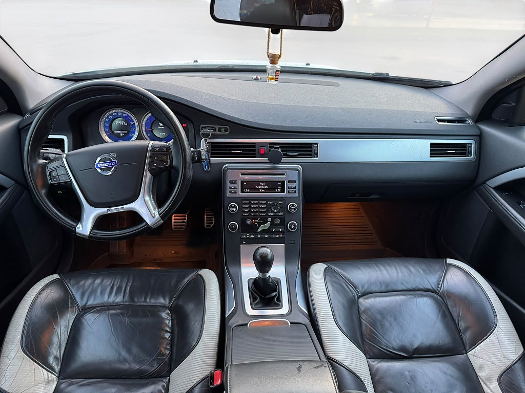 VOLVO V70 2.5FT 231 ch ETHANOL R-DESIGN 4X2 BVM - ATTELAGE - CUIR - 254000 km