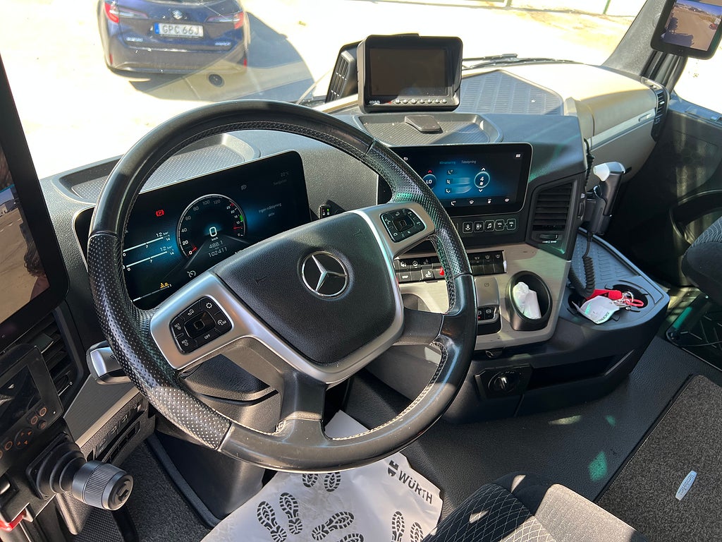 Mercedes-Benz Arocs 3251 Tridem Lastväxlare, Fullt Plogutrustad