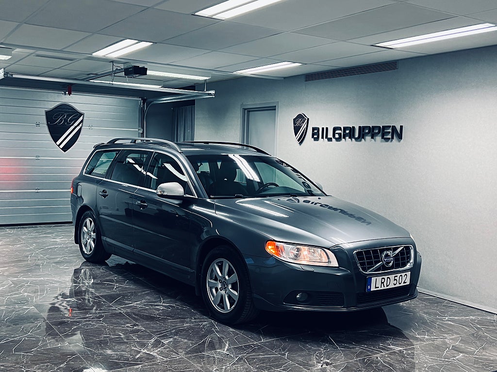 Volvo V70 D5 AWD Geartronic Momentum|Drag|D-värmare|