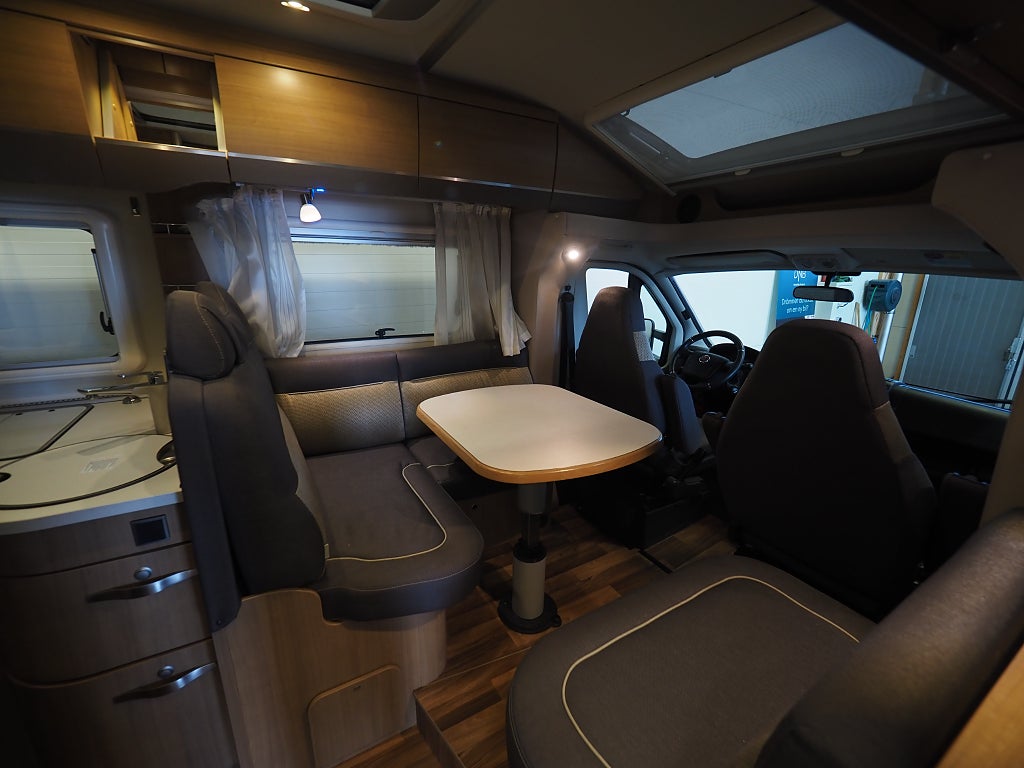Hymer T 668 CL Bianco Line Låga Långbäddar I AUT I 3850kg 2015