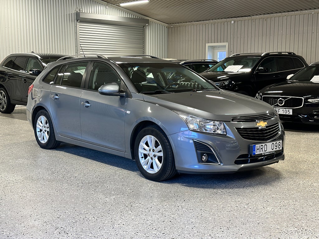 Chevrolet Cruze Kombi 1.6 Euro 5 Nyservad Nybesiktigad