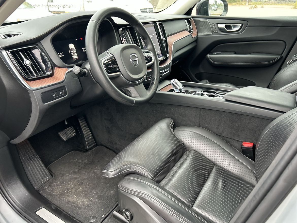 Volvo XC60 Recharge T6 II Ultimate Dark 2024, kuva 6/10