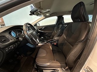 Volvo V40 D3 Momentum SoV/Dragkrok/P-sensorer/Nyservad/BT