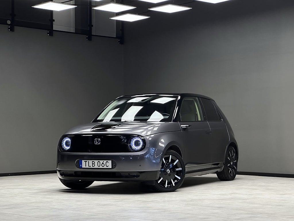 Honda E 35.5 kWh / Navigation / Carplay / Rattvärme
