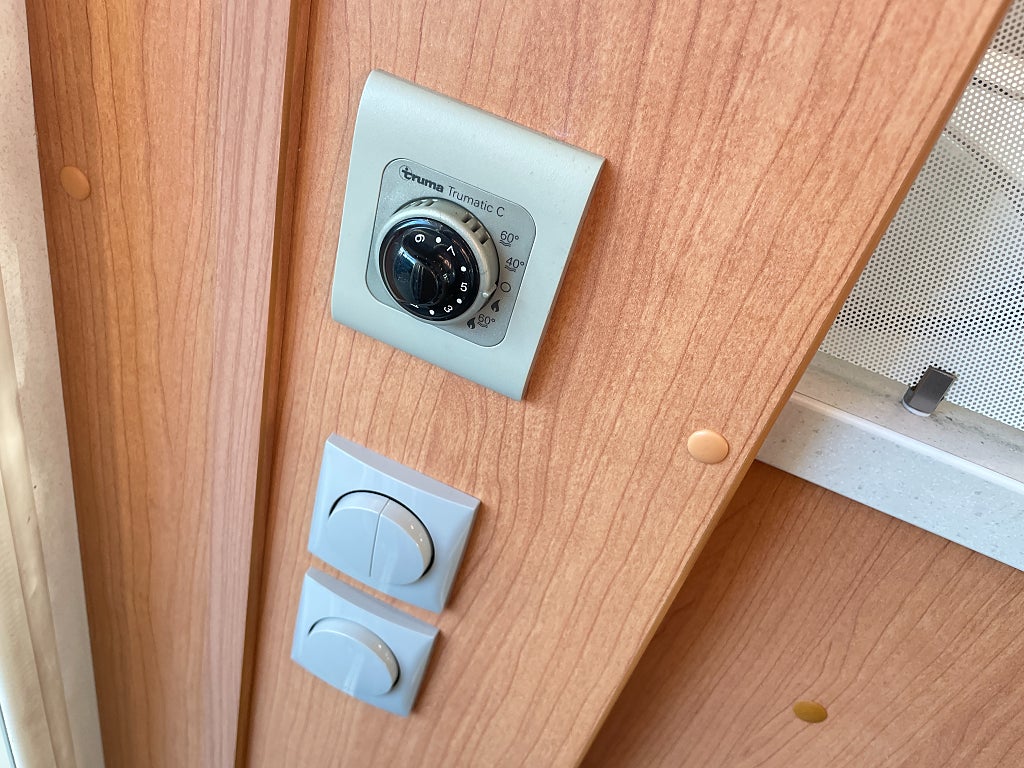 Knaus Sun TI 650 /Dubbla batterier/Fint skick/Kamera/Stödben/4 bältad - Knaus