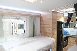 Husbil-halvintegrerad Adria Matrix Supreme 687 SL 28 av 35