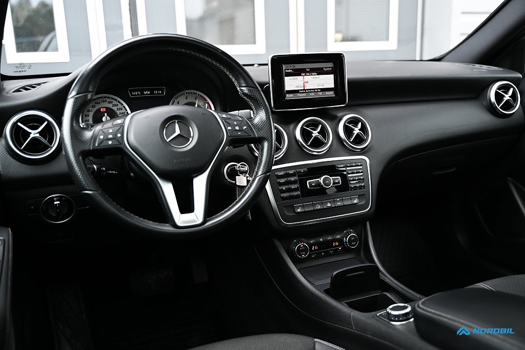 Mercedes-Benz A180