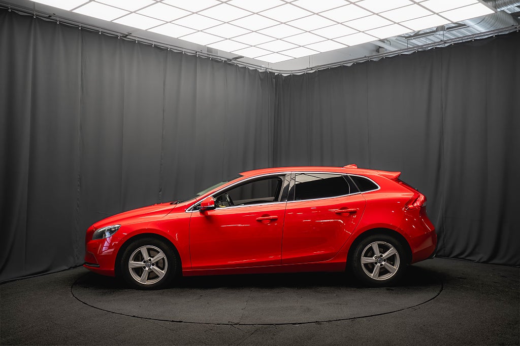 Volvo V40 D4 D-VÄRMARE DRAG P-SENSORER AUDIO-HIGH 190hk