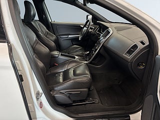 Volvo XC60 D4 AWD Summum Business Pro S&V-hjul/Dvärm/Drag/Skinn – bild 10