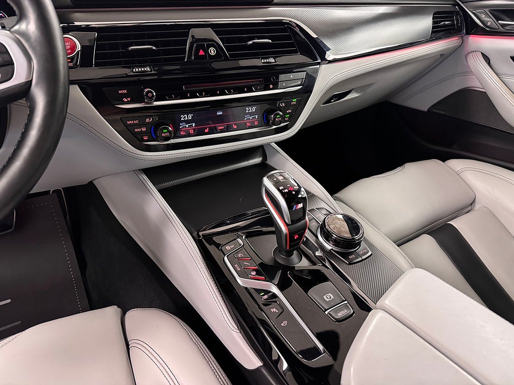 BMW M5 2018 - miniatyr 11