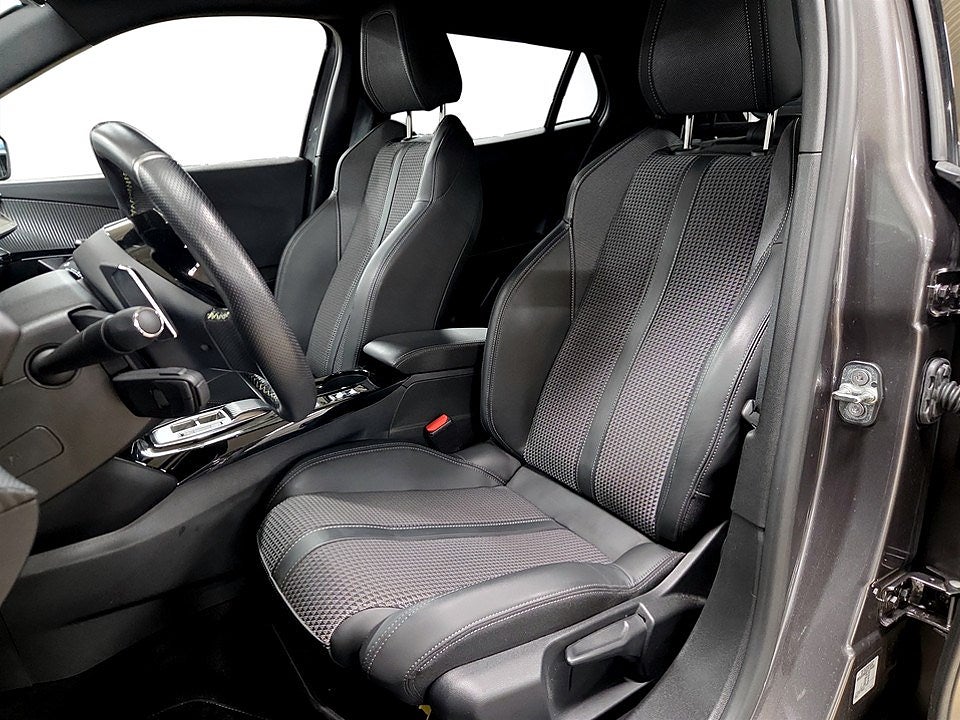 Bild på Peugeot 2008 GT 1.2 PT 130hk Aut - B-KAMERA, CARPLAY