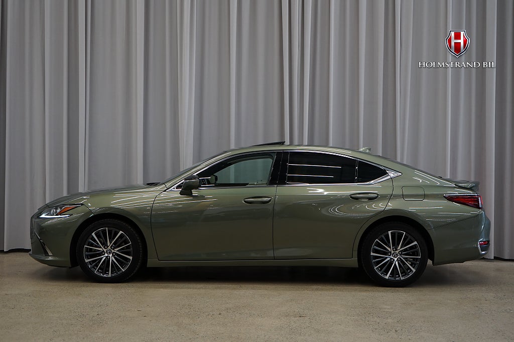 Lexus ES 300h Limited Edition Taklucka Kamera Rattvärme Skinn 