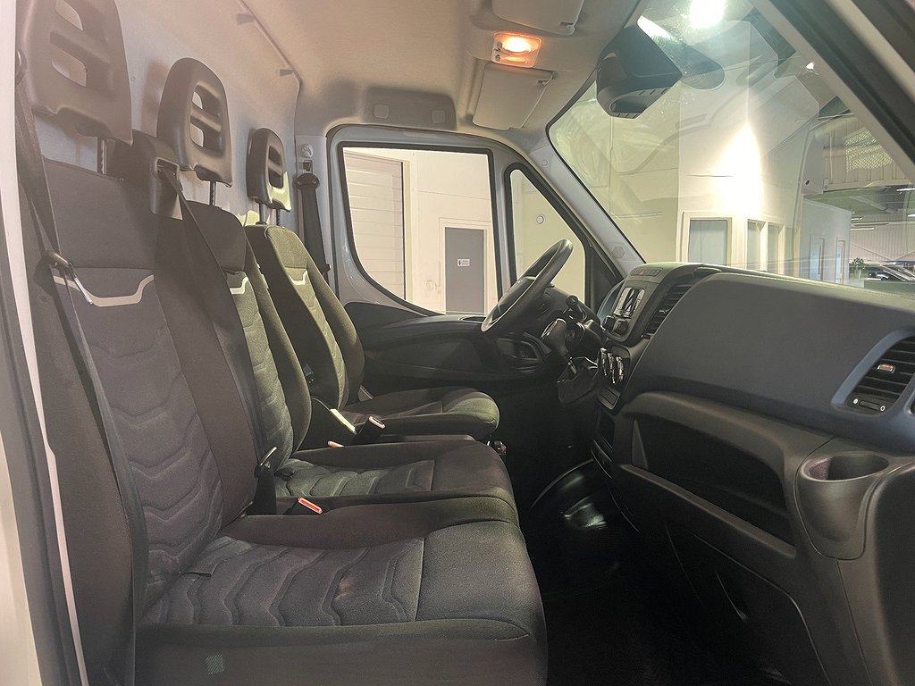 Iveco Daily 35-140 Skåpbil 2.3 JTD Hi-Matic | MOMS | Värmare 2022