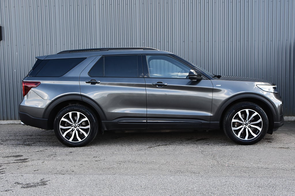 Ford Explorer 2020 - miniatyr 3