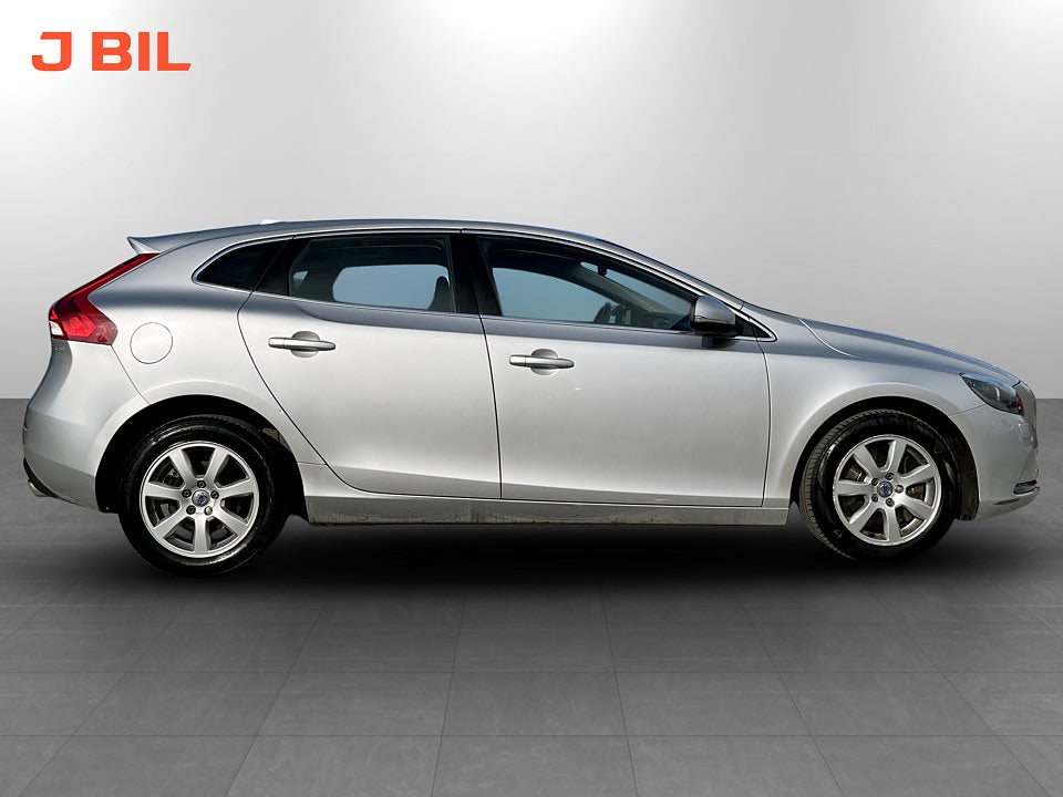 Bild på Volvo V40 Momentum D3 150hk Aut LÅGA MIL