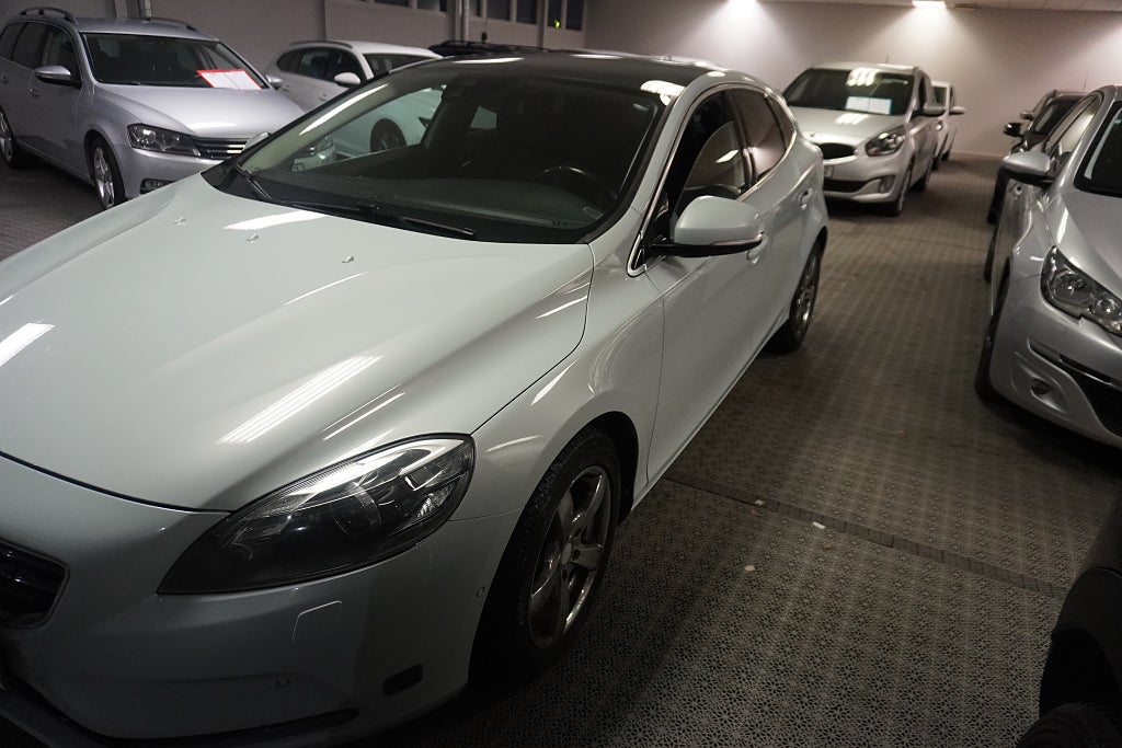 Volvo V40 T3 Momentum Euro 5