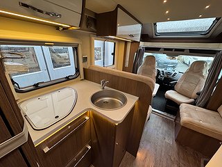Husbil-halvintegrerad Roller Team Noble ART T7000 Elegance 14 av 20
