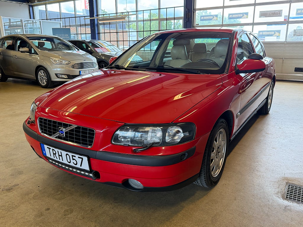 Volvo S60 2.4 Business /Nybesiktigad /Drag 