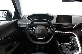SUV Peugeot 5008 8 av 17