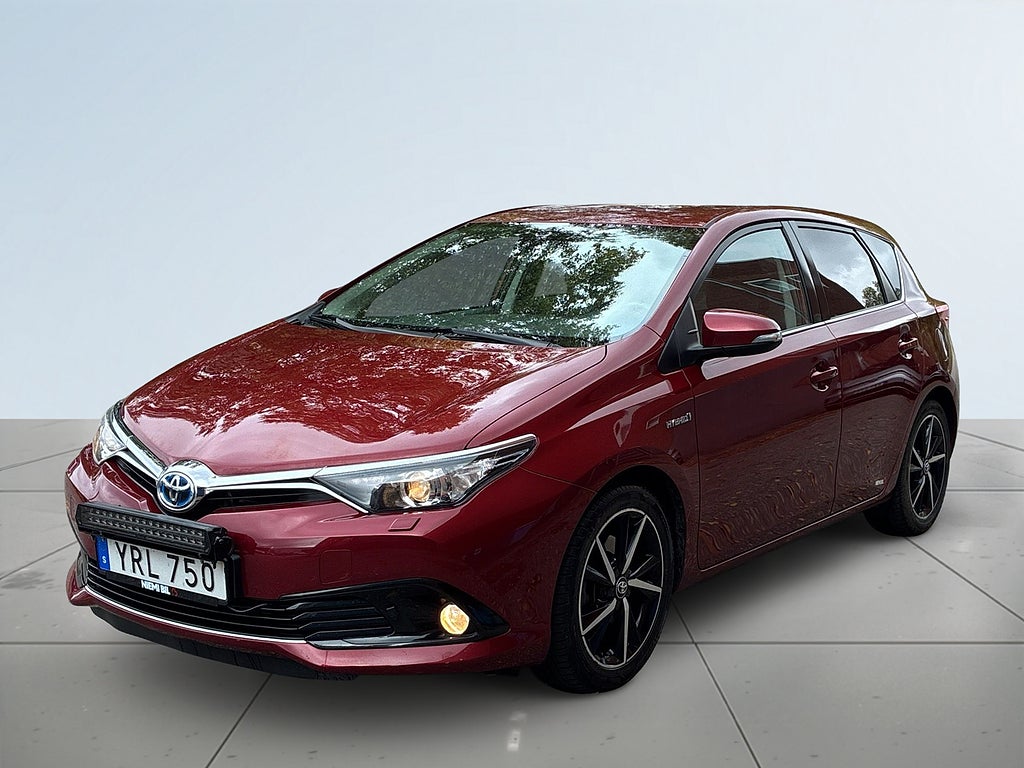 Toyota Auris Hybrid e-CVT LågSkatt/Navi/SoV-Däck/Kamera/MoK
