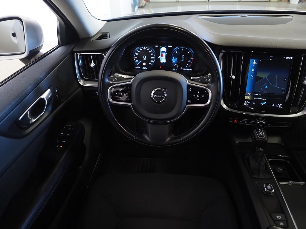 Volvo V60 D3 Geartronic Momentum | Drag | B-Kamera | D-Värmare | 2019