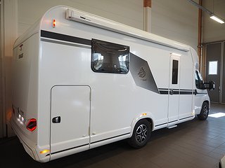 Husbil-halvintegrerad Knaus L!ve Wave 700 LX 3 av 22