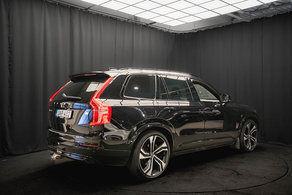 Volvo XC90 T8 AWD ULTIMATE DARK 7-sits B&W LUFT 22'' DRAG MOMS