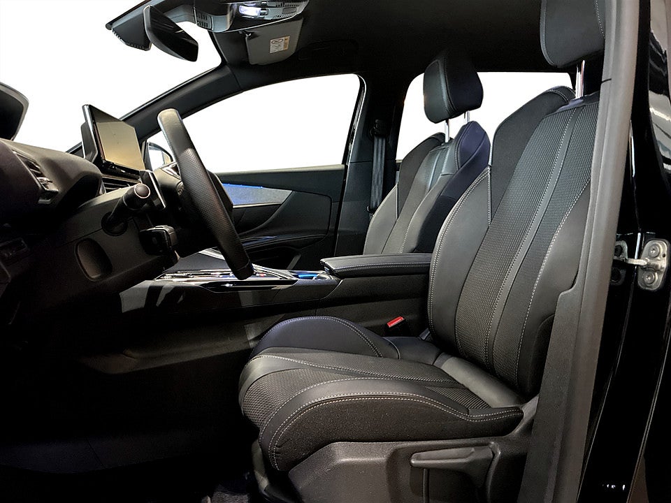 Bild på Peugeot 5008 GT 1.2 PT 130hk Aut 7-SITS B-KAMERA CARPLAY