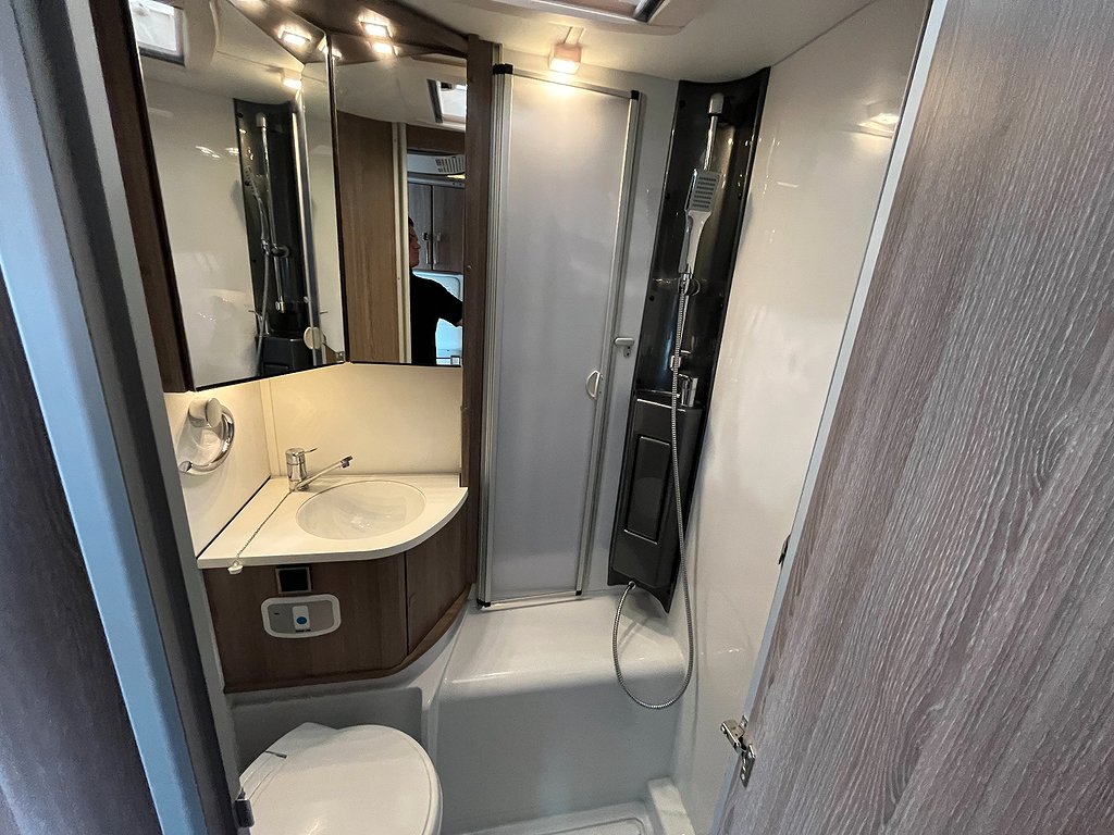 Kabe TMC 740 LGB / 1 ägare / AC bodel / Solcell / ALDE / Ugn - Kabe