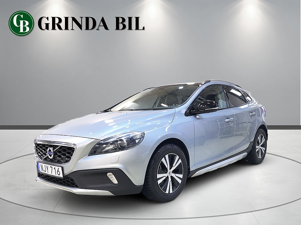 Volvo V40 Cross Country D4 177HK SUMMUM PANORAMA DRAGKROK P-VÄRM LÄDER