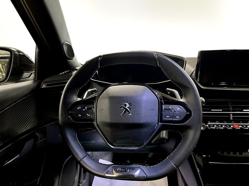 Bild på Peugeot 2008 GT 1.2 PT 130hk Aut - B-KAMERA, CARPLAY