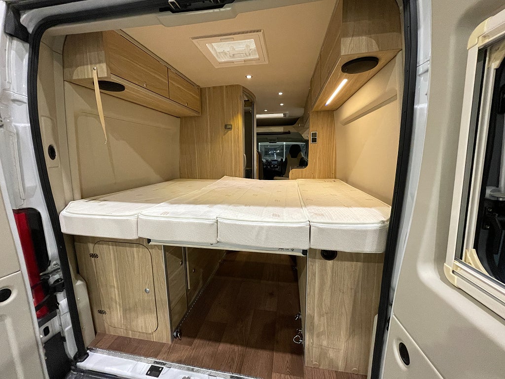 Hymer Grand Canyon / Solcell / B-körkort / Plåtis / Markis - Hymer