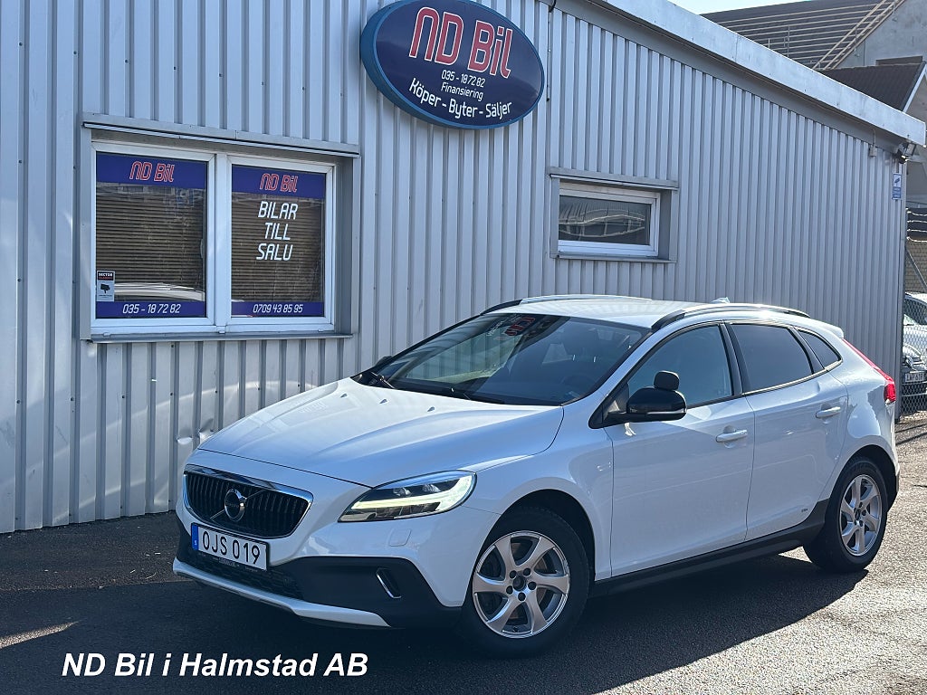 Volvo V40 Cross Country D2 Automat, Momentum 