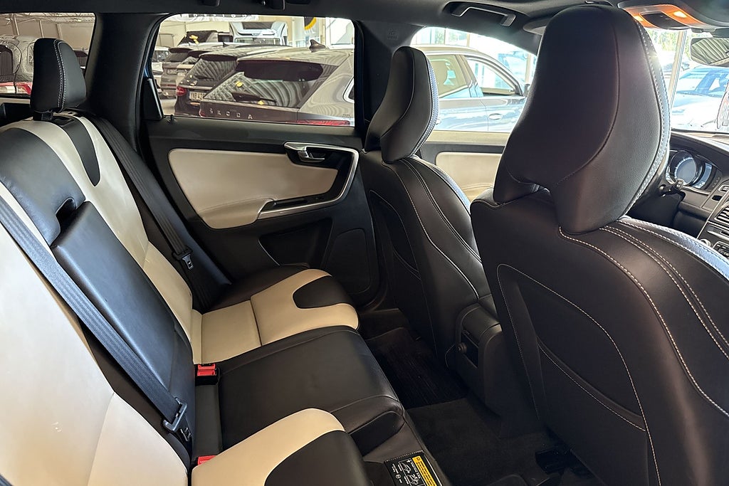 Volvo XC60 D4 AWD Aut Summum Business Editi Pro D-värm Drag Kamera miniatyr 18