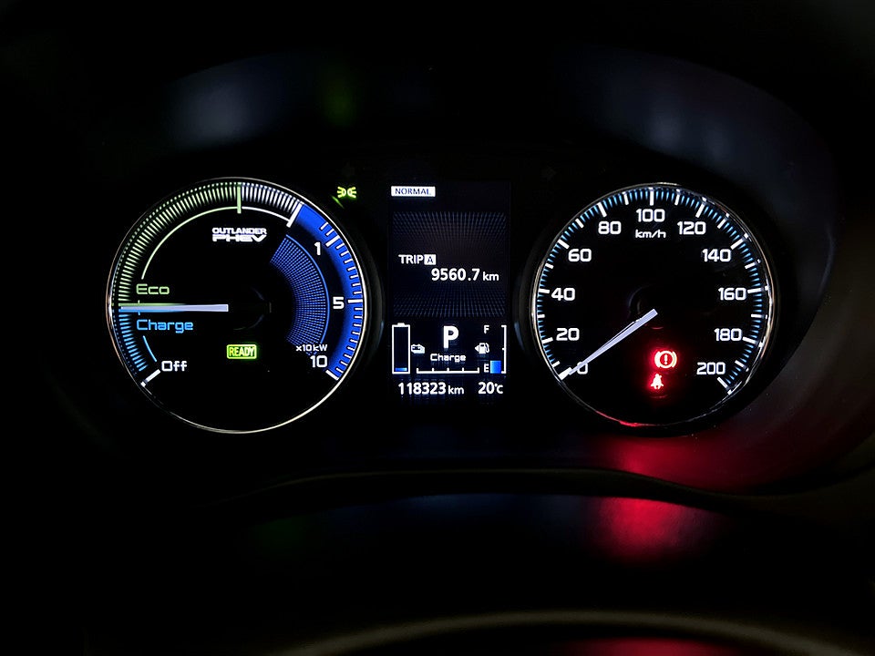 Bild på Mitsubishi Outlander Business X PHEV 224hk Aut 4WD B-KAMERA DRAG ELSTOL