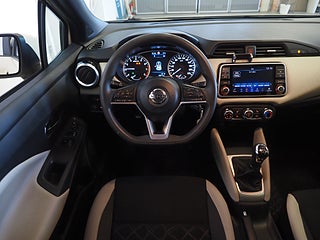 Halvkombi Nissan Micra 14 av 19