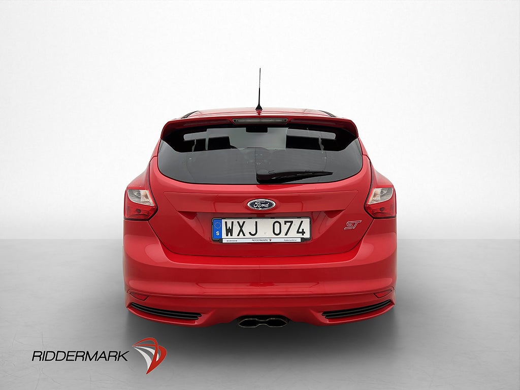 Ford Focus ST 250hk Recaro Motorvärmare Halvskinn