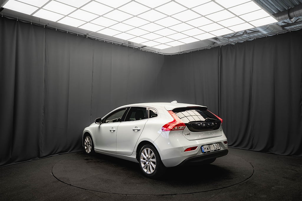 Volvo V40 SUMMUM LÄDER KAMERA D-VÄRMARE ELSTOL MINNE
