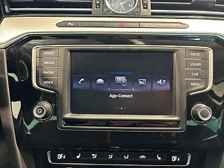 Volkswagen Passat Alltrack 2.0 TDI BMT 4M Drag Värmare Kamera Psens Fullservad S&V