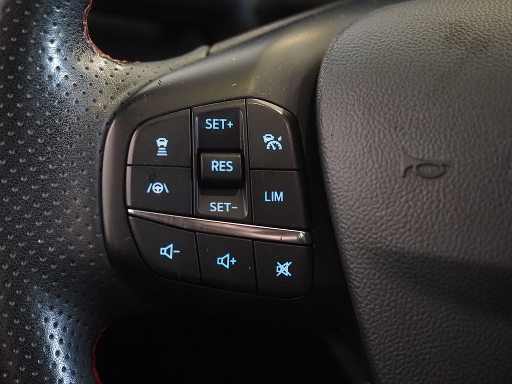 Ford Kuga ST-Line Plug-In Hybrid 225hk |Drag|Kamera|Navi| 2021