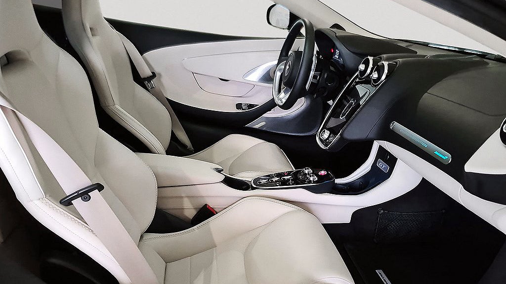 McLaren GT har en V8-motor som genererar 620 hästkrafter. 