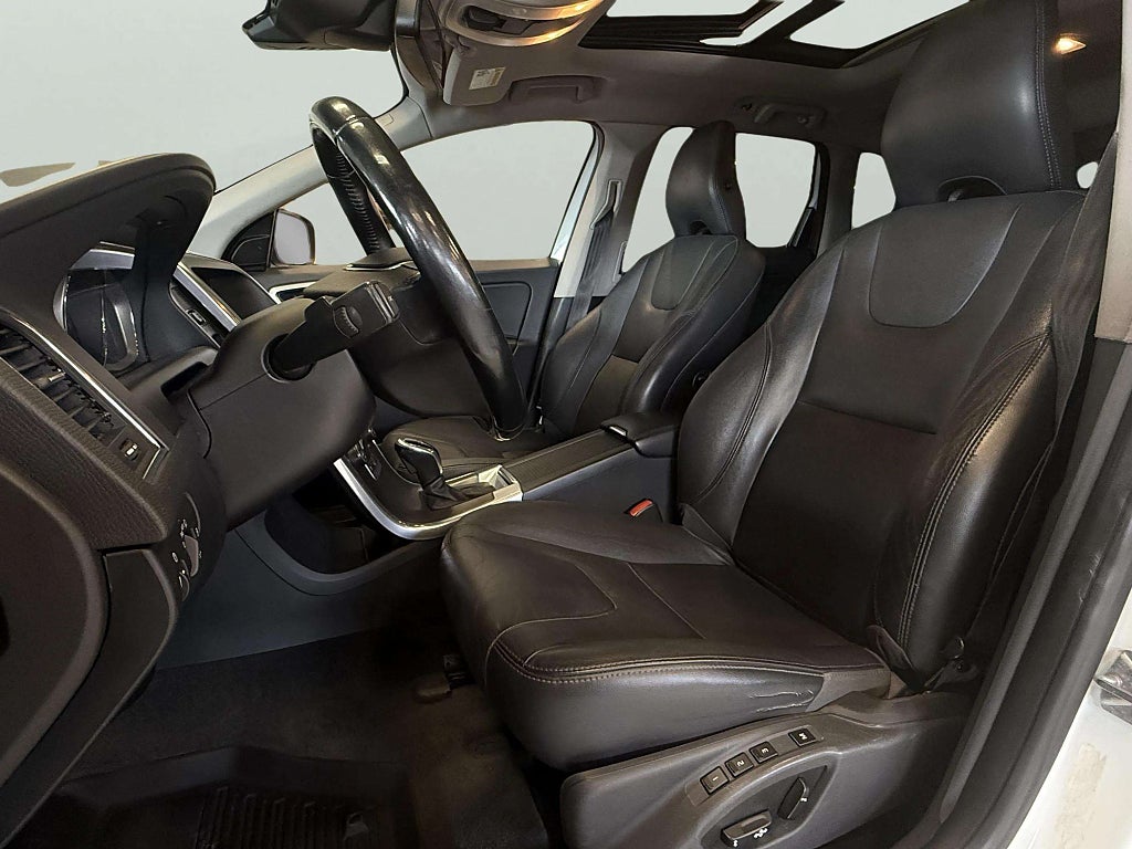 Volvo XC60 T5 Geartronic Momentum Panorama Skinn B-Kamera 3 Ägare - miniatyr 11