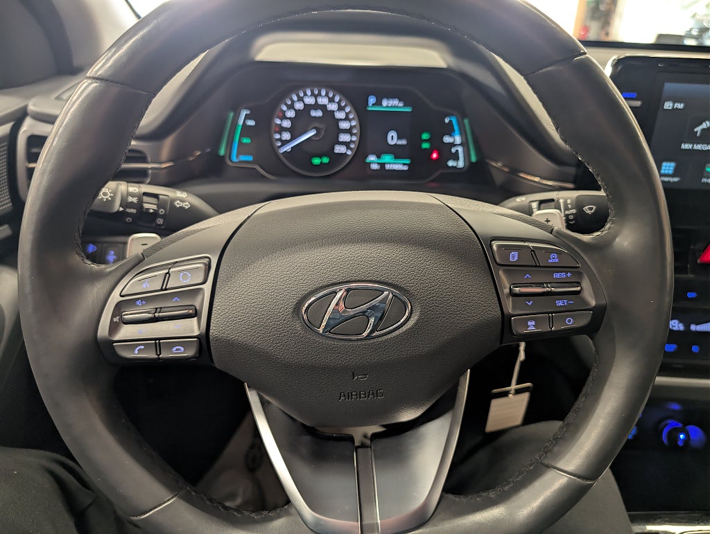 Hyundai IONIQ Plug-in 1.6 + 8.9kWh DCT Trend M-värm/kamera/SoV thumbnail