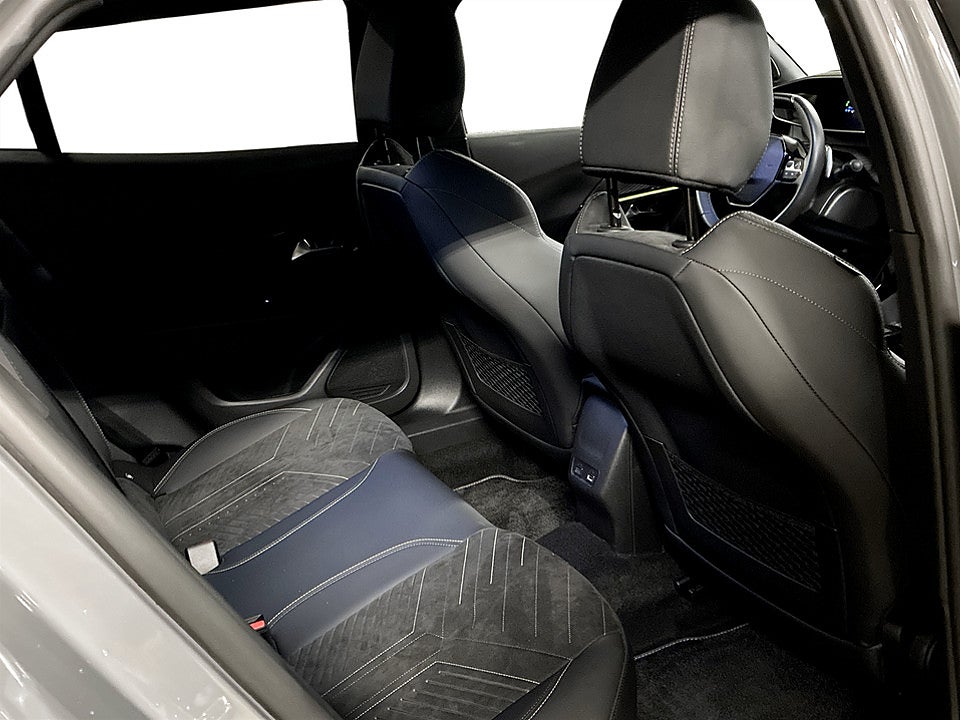Bild på Peugeot 2008 GT 1.2 PT 130hk Aut B-KAMERA CARPLAY