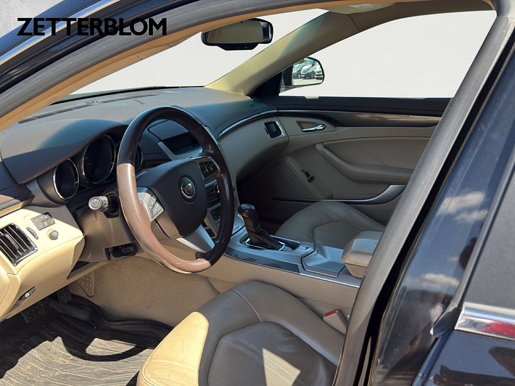 Sedan Cadillac CTS 7 av 14
